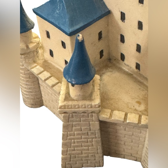 Cinderella Castle Decor - Picture 3 of 9